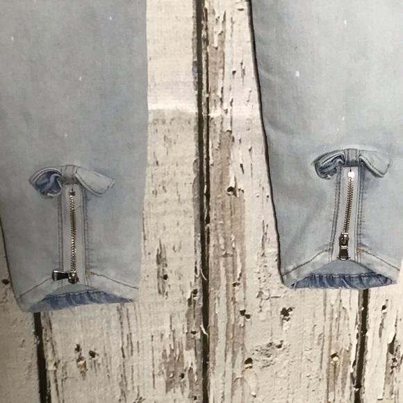 Chelsea‎ & Violet distressed zipper back skinny - Picture 7 of 10